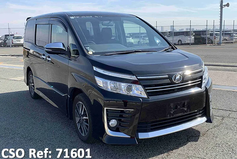 Toyota / Voxy 2015